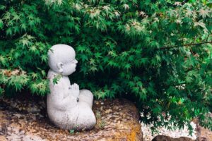Figurki do ogrodu które ożywią Twoją przestrzeń