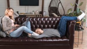 Rozkładana sofa praktyczna i wygodna do każdego wnętrza